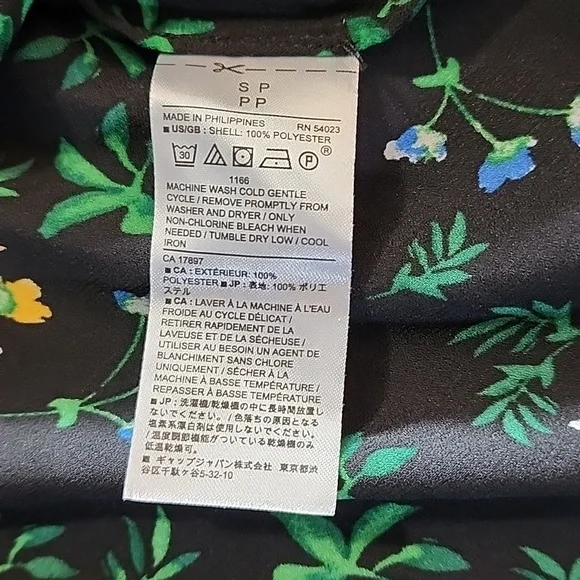 ⛅️ Banana Republic floral Blouse ⛅️ - Picture 4 of 5